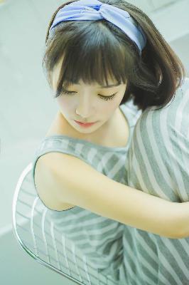 他的舌头像小蛇在我的幽谷里